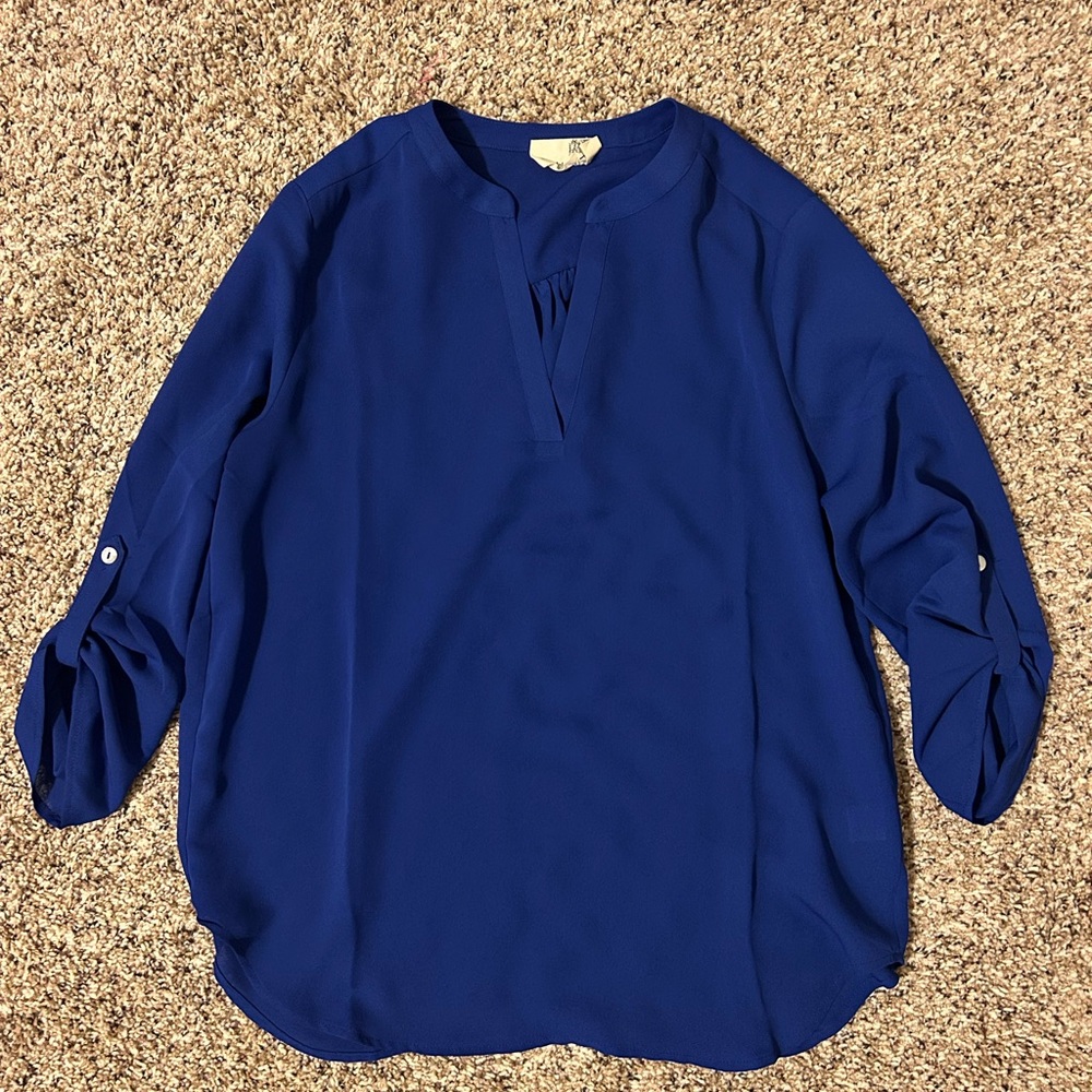 Women’s Everleigh Royal Blue V-Neck Roll-Sleeve Blouse